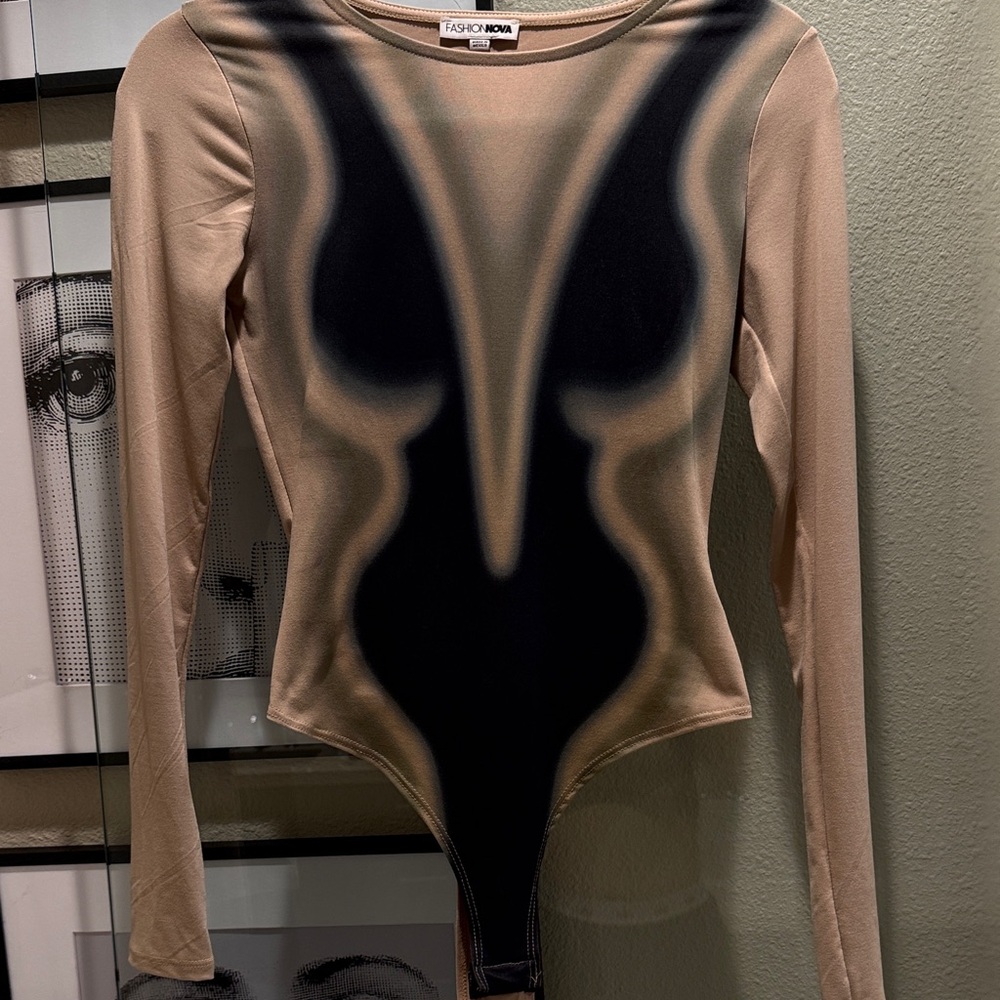 Fashion Nova Tan and Black Long Sleeve Bodysuit